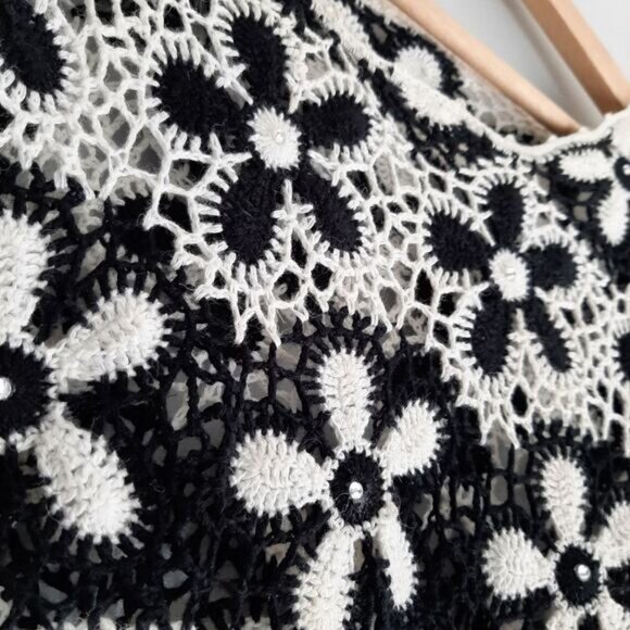 Vintage Boho Floral Net See-Through Lace Crochet Crop Top B&W Sz M Flawed - Picture 7 of 11